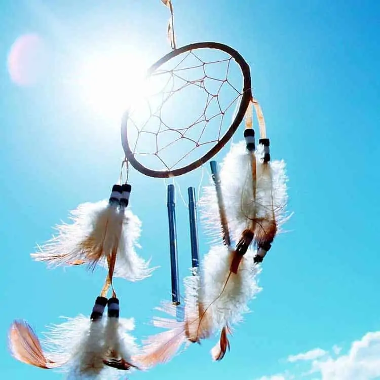 dreamcatcher symbol native american Native American Feather Meaning